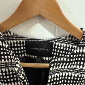 Banana Republic Women's Black and White Blazer